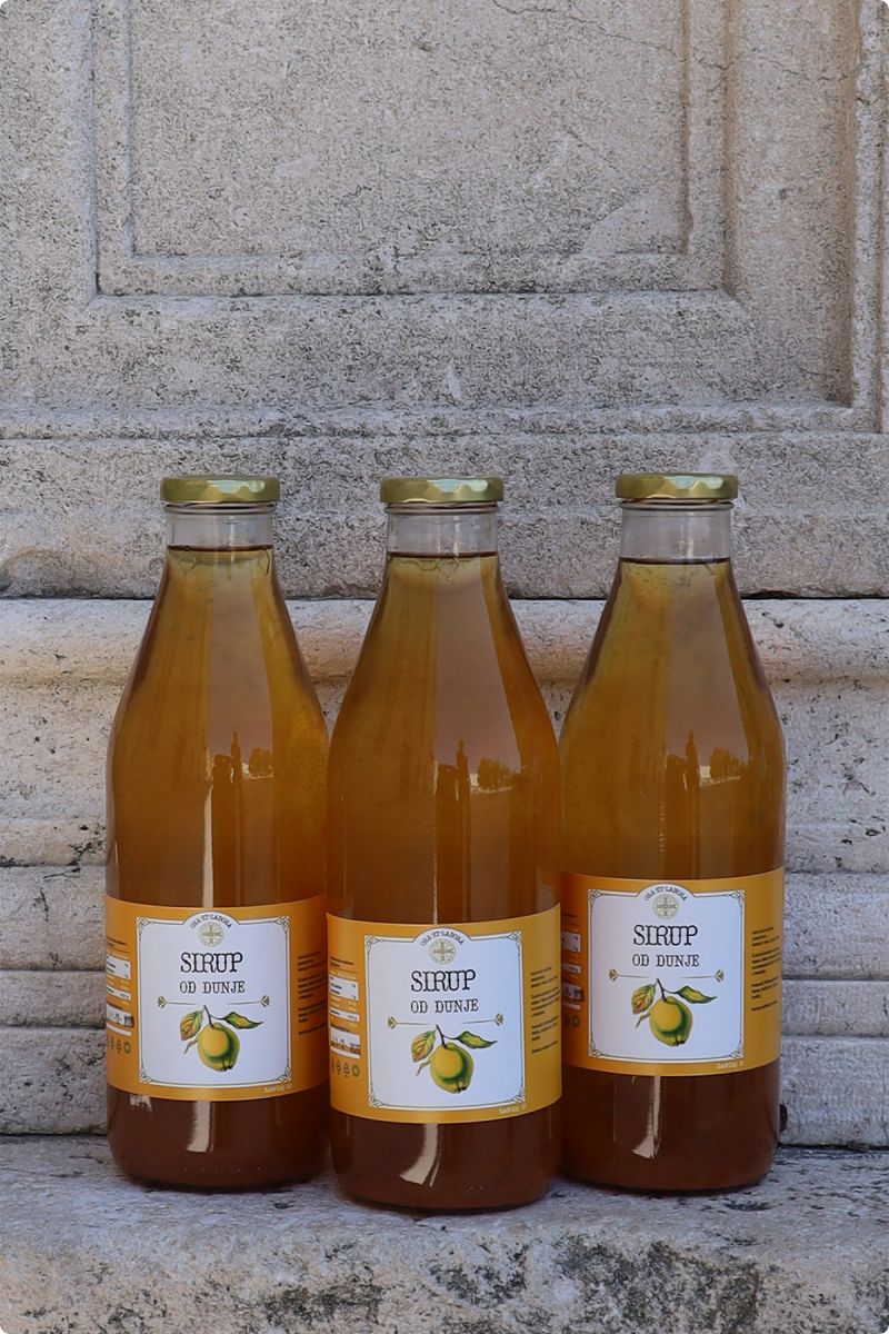 Suveniri-sirup-od-dunje-2